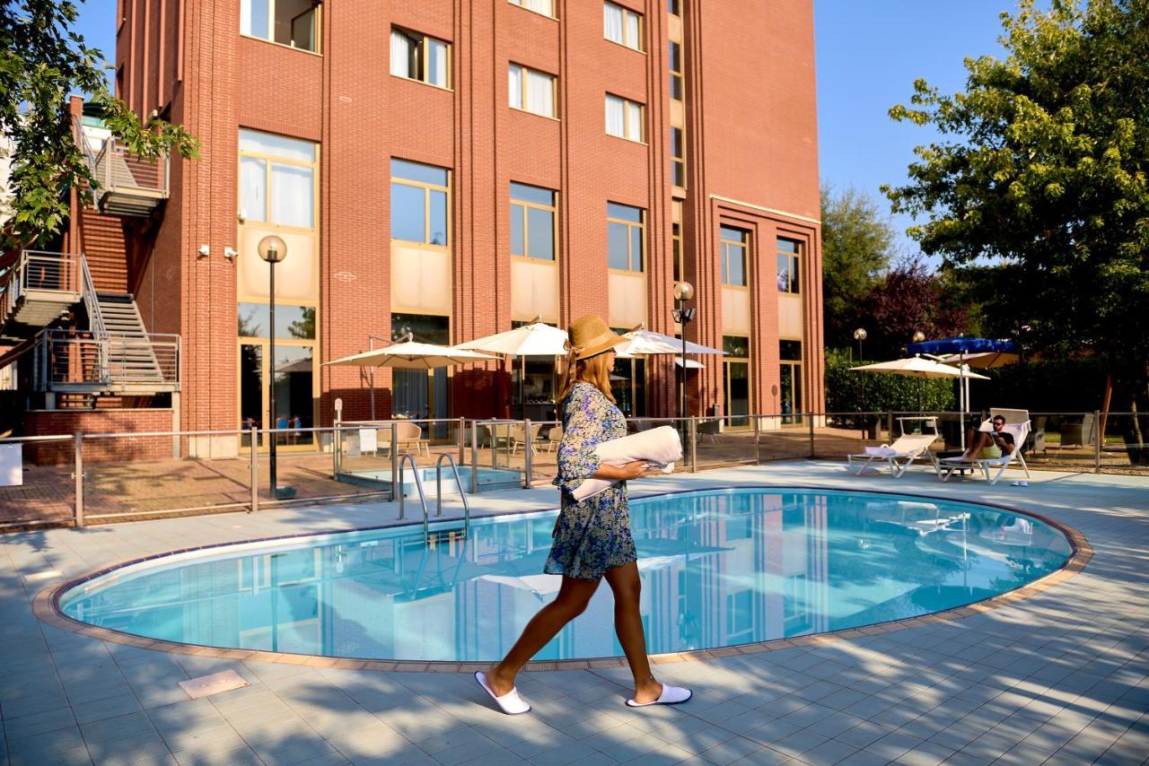 Novotel Torino Corso Giulio Cesare Ngoại thất bức ảnh
